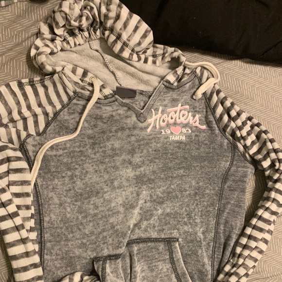 Hooters hoodie - Picture 1 of 1